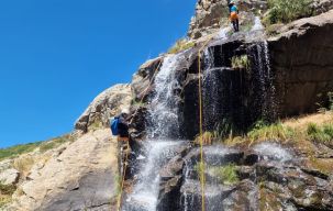 Descenso de barrancos con niños: barranquismo en familia. Los Hedwitt