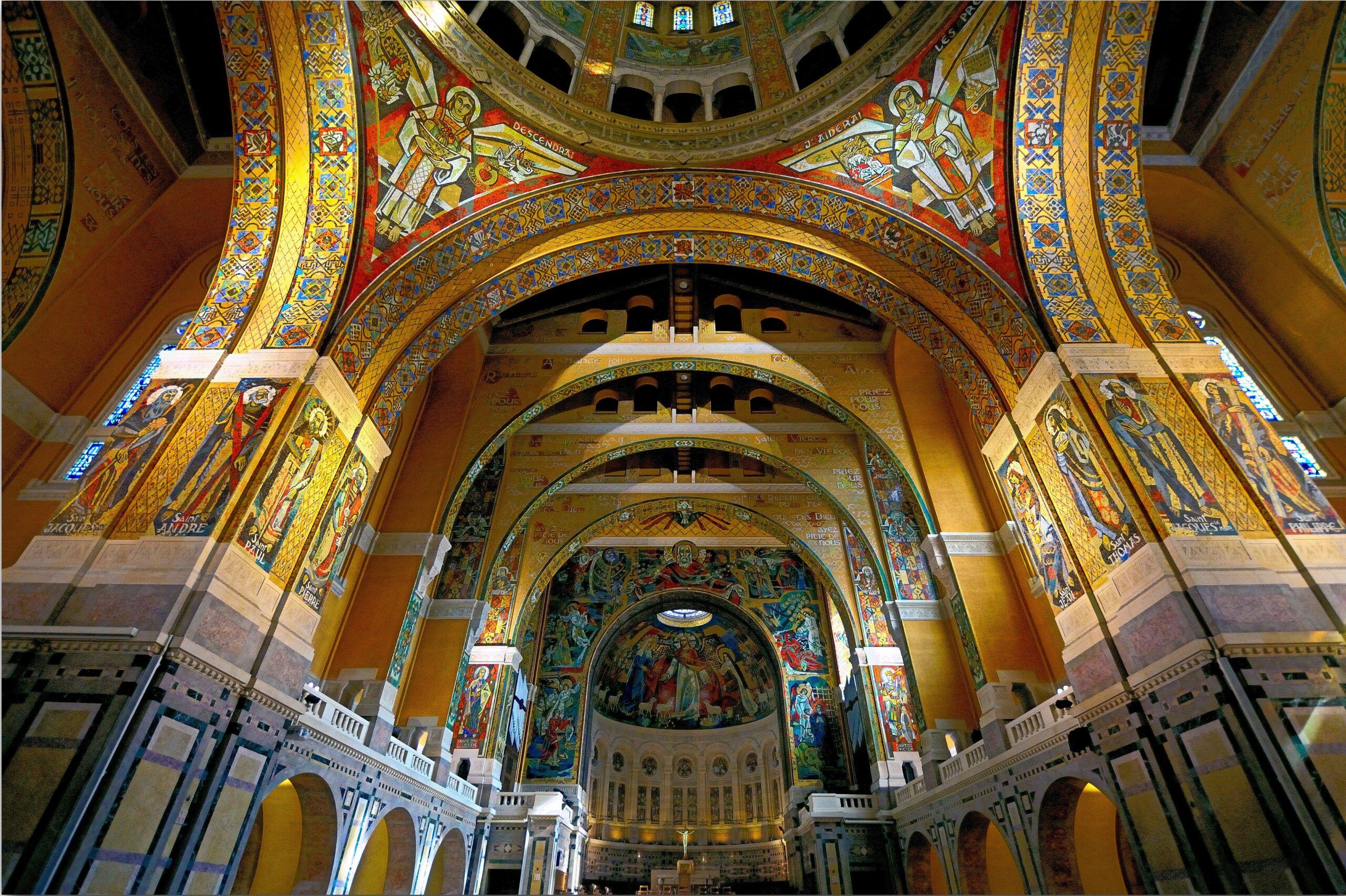 Basílica de Santa Thérèse de Lisieux, Normandía con niños